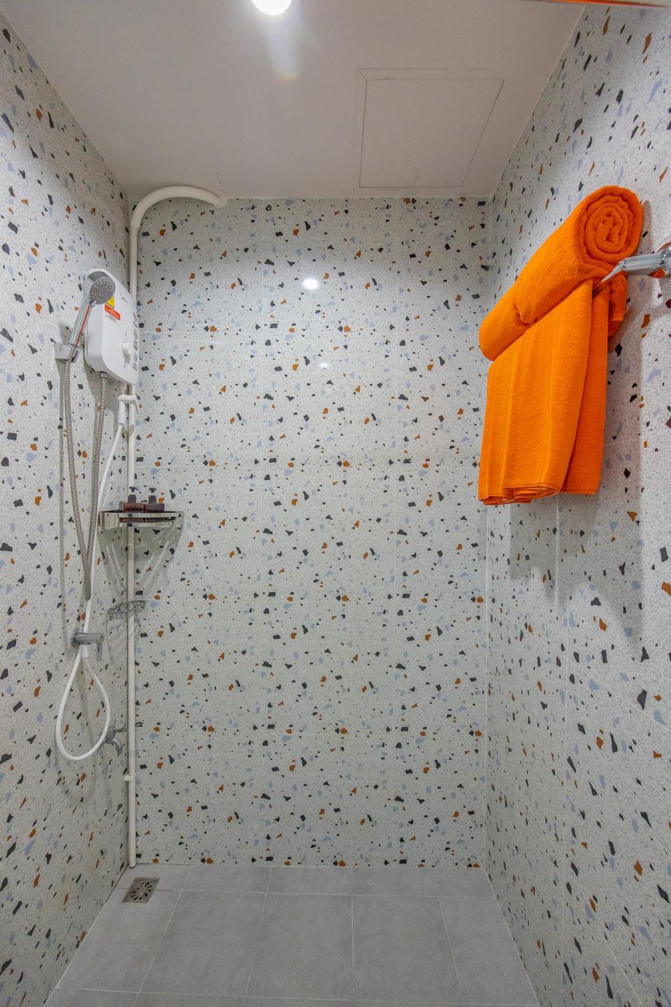 Karon Hotel At 22 Ngoại thất bức ảnh